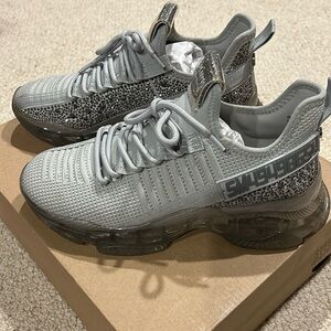 Steve Madden Maxima Beige Rhinestone Sneakers
Women's Size 8.5